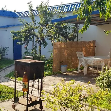 Julia Guest house *